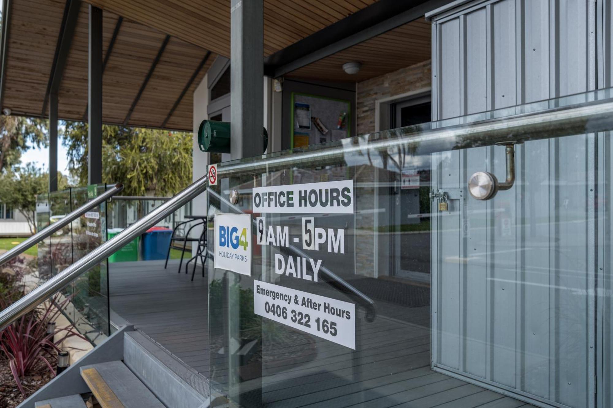 Big4 Perth Midland Tourist Park Hotell Middle Swan Eksteriør bilde